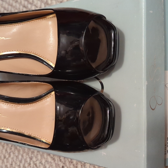 Gorgeous Jessica Simpson peep toe - Picture 2 of 4